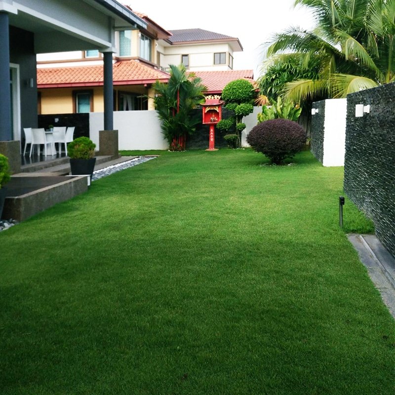 hermoso patio cesped sintetico ecuador